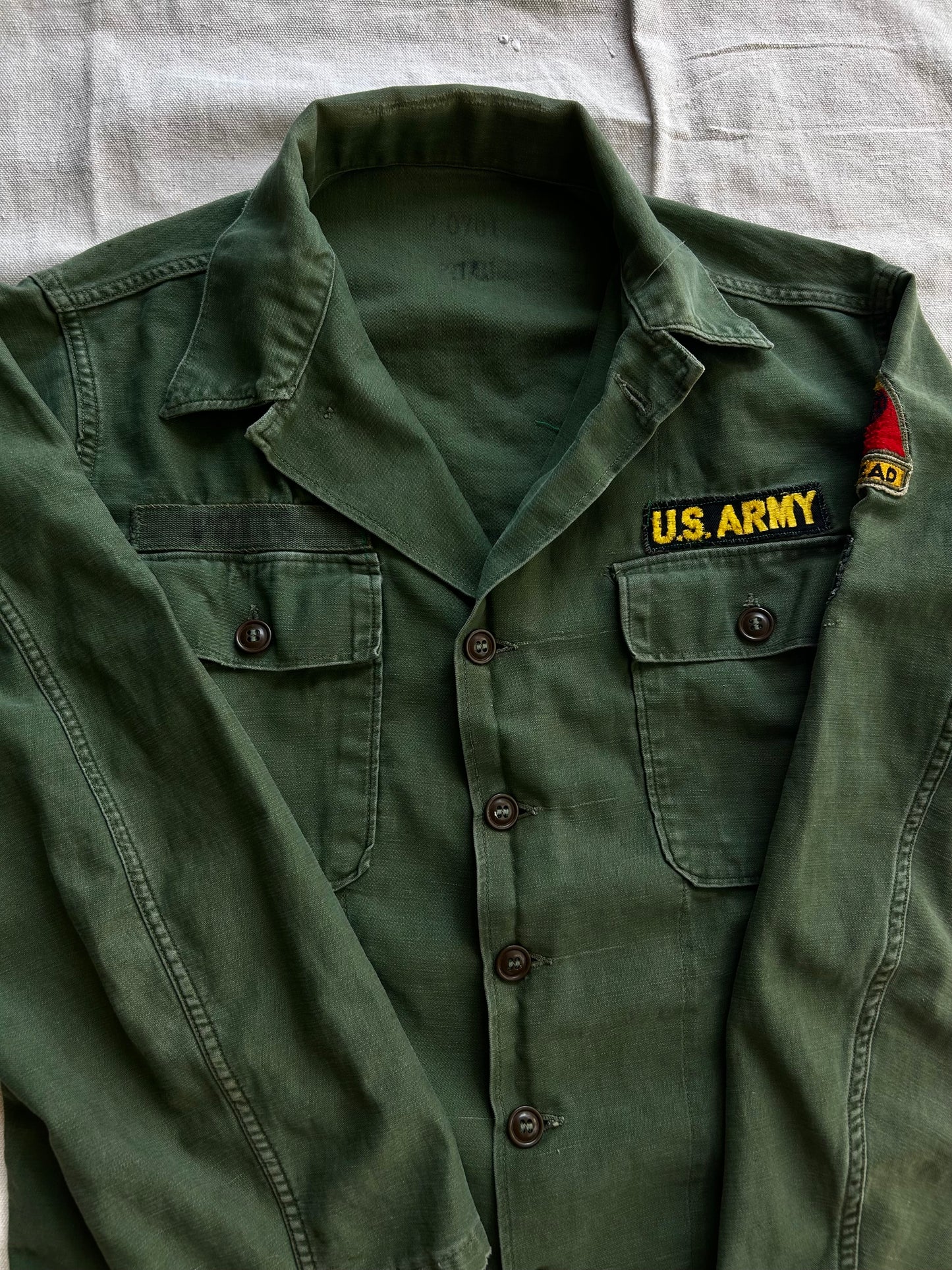 Vintage 1960s Military OG-107 Button Up Shirt (M)